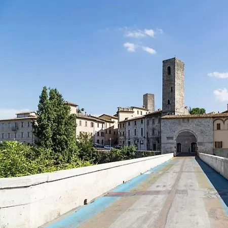 Fascino In Centro With Private Parking And 2 Bedrooms & 2 Bathrooms *