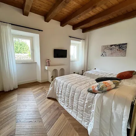 Fascino In Centro With Private Parking And 2 Bedrooms & 2 Bathrooms *