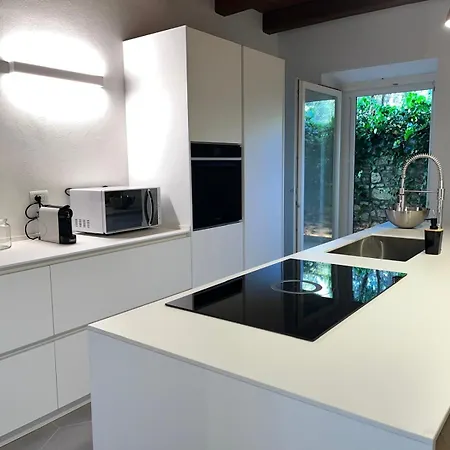 Fascino In Centro With Private Parking And 2 Bedrooms & 2 Bathrooms Lägenhet *