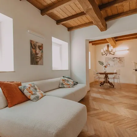 Fascino In Centro With Private Parking And 2 Bedrooms & 2 Bathrooms Ascoli Piceno