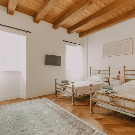 Fascino In Centro With Private Parking And 2 Bedrooms & 2 Bathrooms