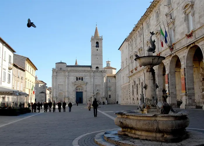 Fascino In Centro With Private Parking And 2 Bedrooms & 2 Bathrooms 아파트 *